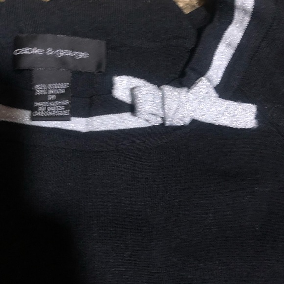 Cable and Gauge Med knit sweater with silver bow - Picture 3 of 7